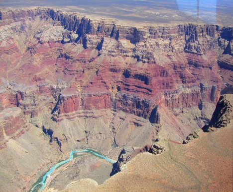 Le Grand Canyon depuis l'hélicoptère